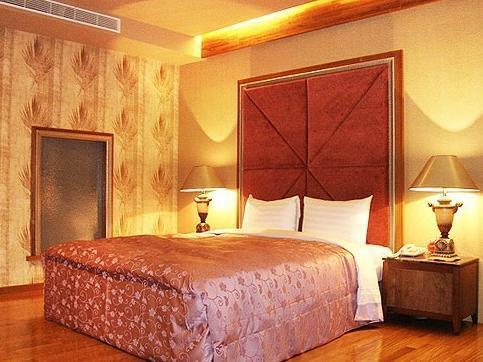 Treasure Island Motel - Fengshan Kaohsiung Dış mekan fotoğraf