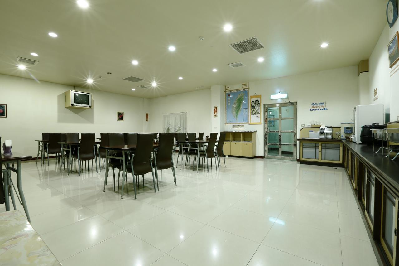 Treasure Island Motel - Fengshan Kaohsiung Dış mekan fotoğraf