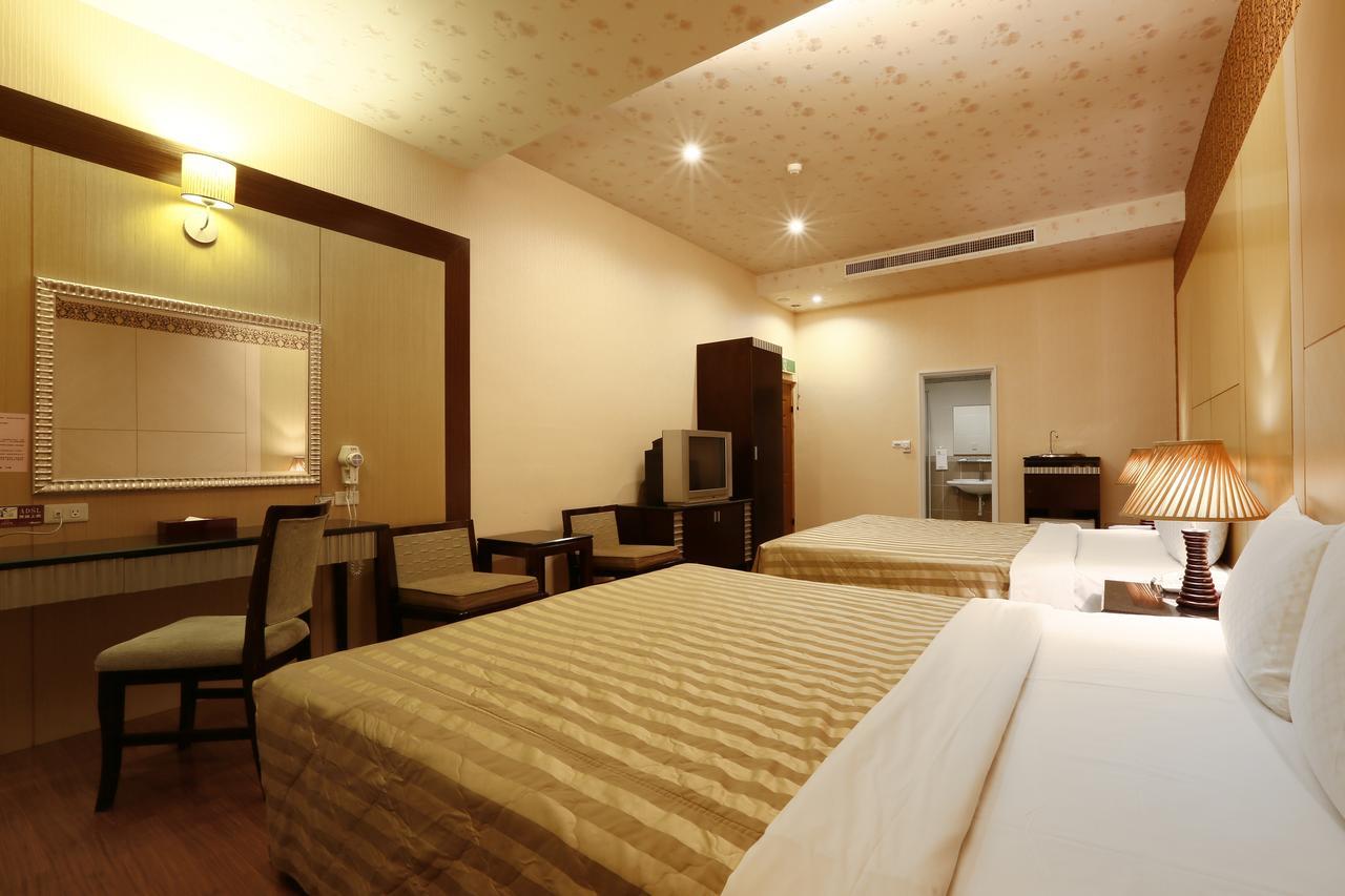 Treasure Island Motel - Fengshan Kaohsiung Dış mekan fotoğraf