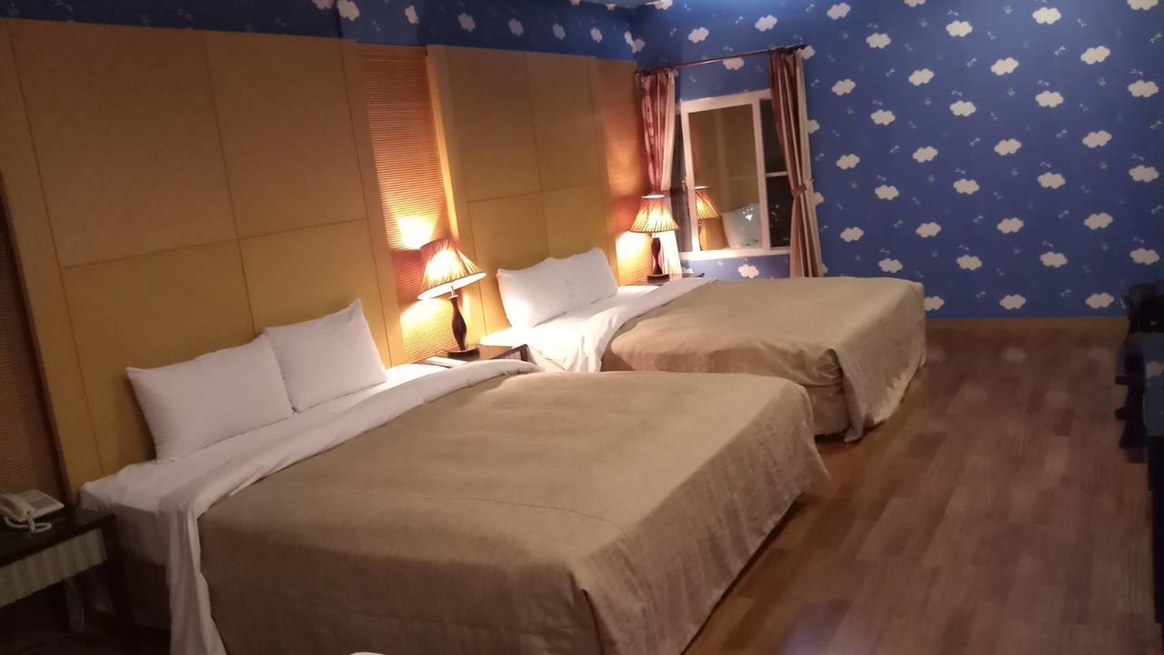 Treasure Island Motel - Fengshan Kaohsiung Dış mekan fotoğraf
